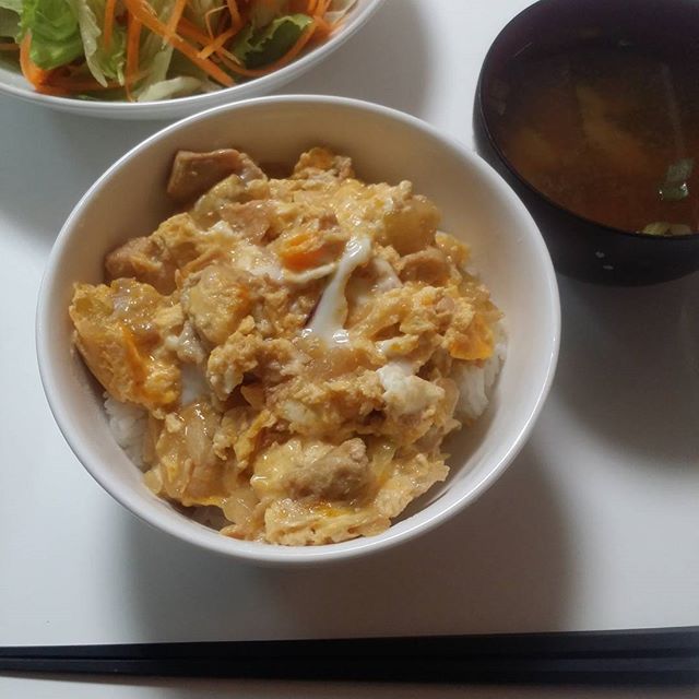 夫婦合作の親子丼→自分はたまご入れただけ(笑)